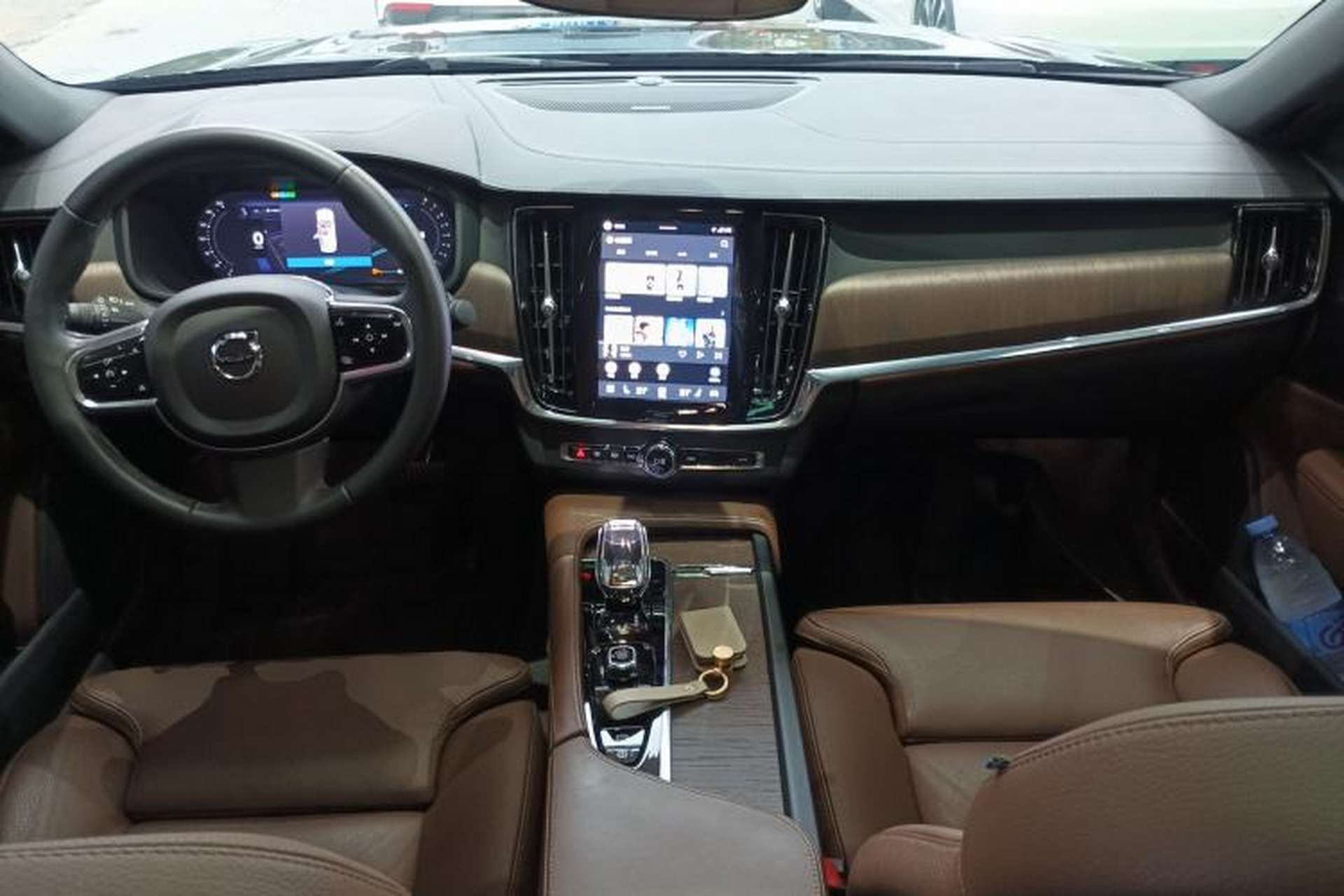 Used Volvo S90 2023 B5 Zhiyuan Luxury Edition Center Console