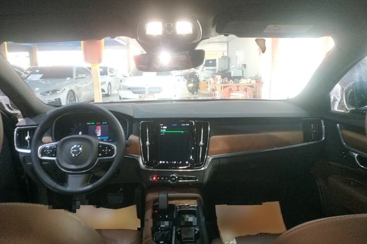 Used Volvo S90 2023 B5 Zhiyi Luxury Edition Center Console