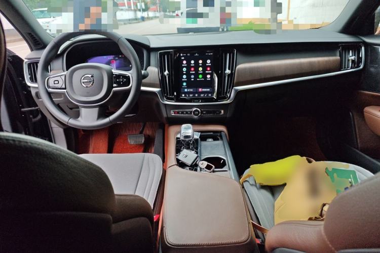 Used Volvo S90 2023 B5 Zhiyuan Luxury Edition Center Console