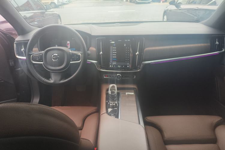 Used Volvo S90 2023 B5 Zhiyuan Luxury Edition Center Console