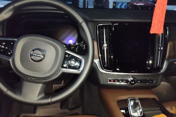 Used Volvo S90 2023 B5 Zhiyuan Luxury Edition Center Console