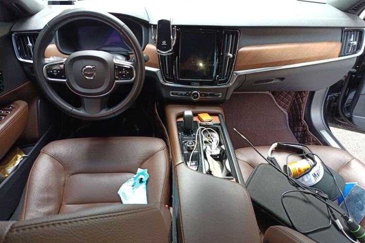 Used Volvo S90 2023 B5 Zhiyi Luxury Edition Center Console