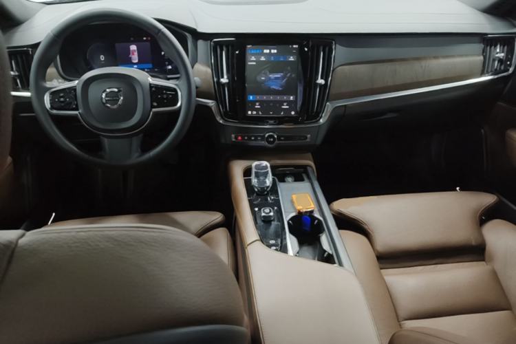 Used Volvo S90 2023 B5 Zhiyuan Luxury Edition Center Console
