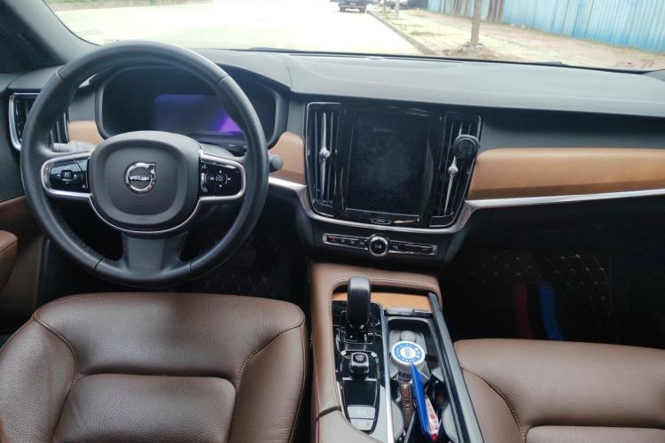 Used Volvo S90 2023 B5 Zhiyi Luxury Edition Center Console