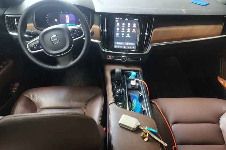 Used Volvo S90 2023 B5 Zhiyi Luxury Edition Center Console