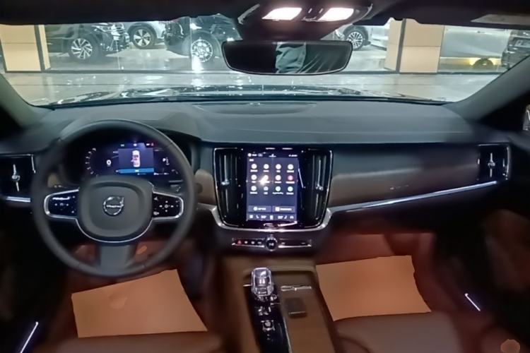Used Volvo S90 2023 B5 Zhiyuan Luxury Edition Center Console
