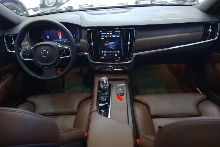 Used Volvo S90 2023 B5 Zhiyuan Luxury Edition Center Console