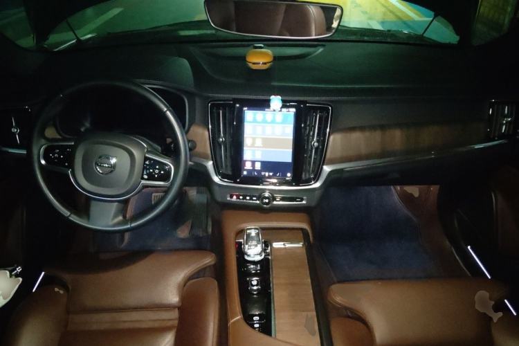 Used Volvo S90 2023 B5 Zhiyuan Luxury Edition Center Console