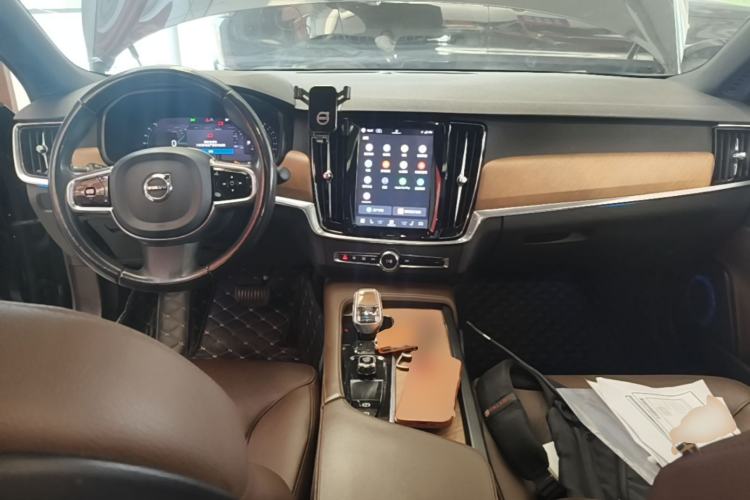 Used Volvo S90 2023 B5 Zhiyi Luxury Edition Center Console
