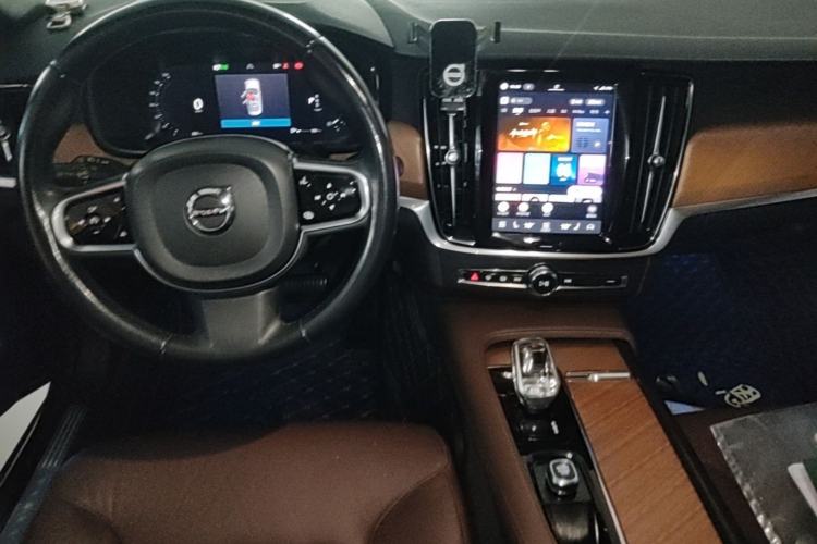Used Volvo S90 2023 B5 Zhiyi Luxury Edition Center Console