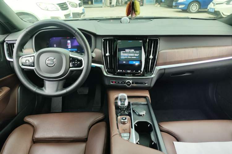 Used Volvo S90 2023 B5 Zhiyuan Luxury Edition Center Console