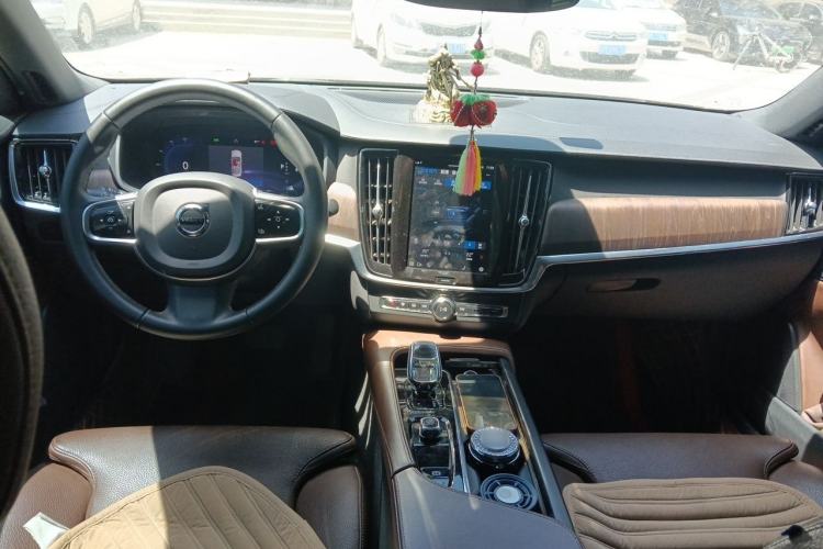 Used Volvo S90 2023 B5 Zhiyuan Luxury Edition Center Console