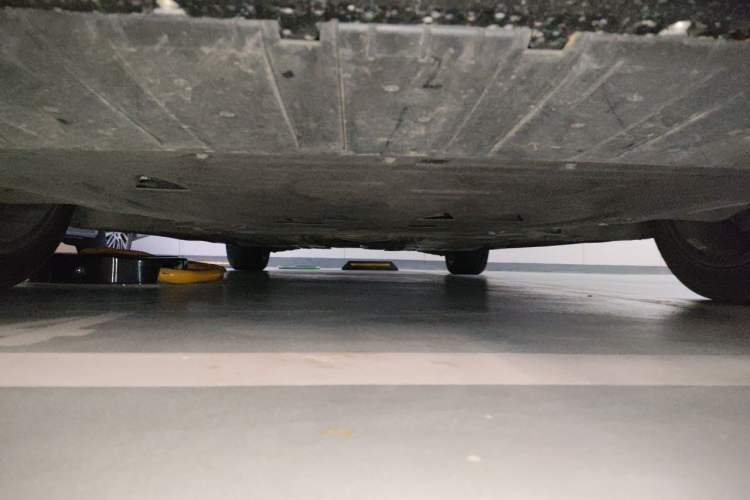 Used Volvo S90 2023 B5 Zhiyi Luxury Edition Chassis Front