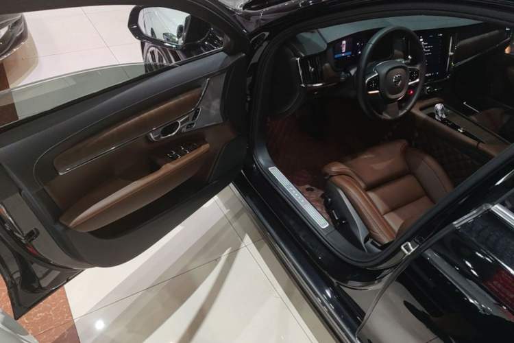 Used Volvo S90 2023 B5 Luxury Smart Edition Driver Seat