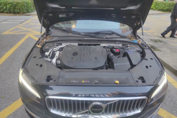 Used Volvo S90 2023 B5 Zhiyi Luxury Edition Engine Bay