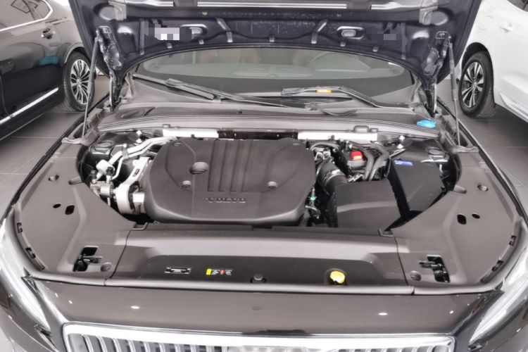 Used Volvo S90 2023 B5 Luxury Smart Edition Engine Bay