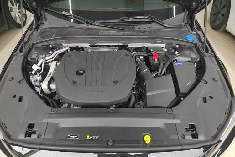 Used Volvo S90 2023 B5 Zhiyi Luxury Edition Engine Bay