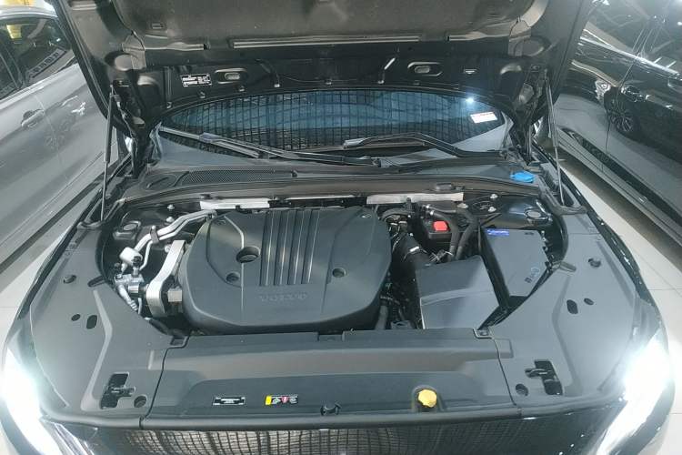 Used Volvo S90 2023 B5 Zhiyi Luxury Edition Engine Bay