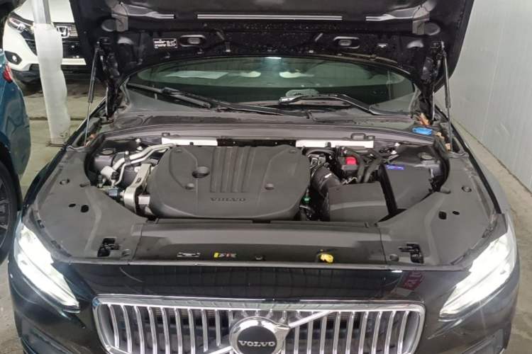 Used Volvo S90 2023 B5 Zhiyi Luxury Edition Engine Bay