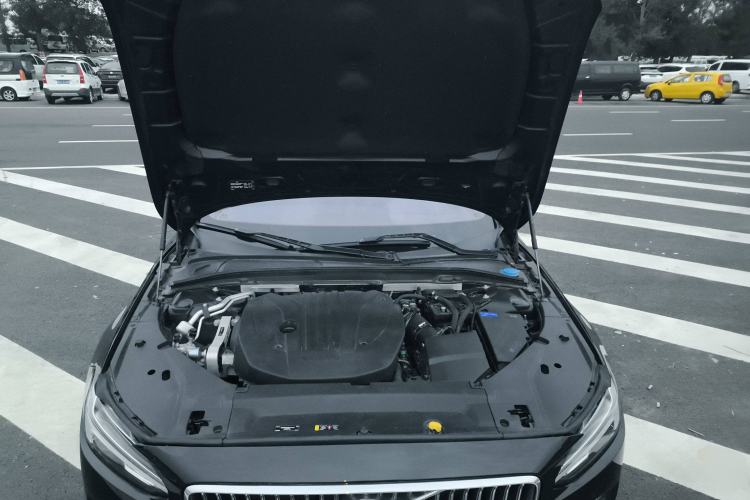 Used Volvo S90 2023 B5 Zhiyi Luxury Edition Engine Bay