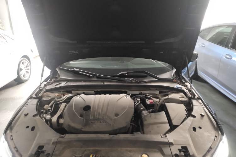 Used Volvo S90 2023 B5 Zhiyi Luxury Edition Engine Bay