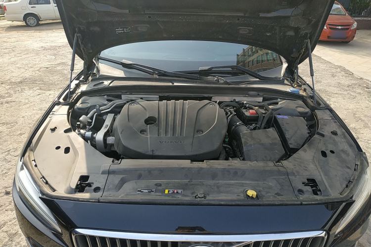 Used Volvo S90 2023 B5 Zhiyi Luxury Edition Engine Bay