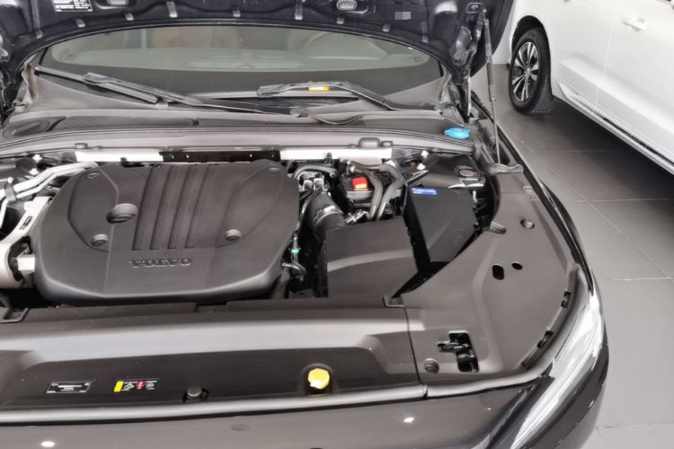Used Volvo S90 2023 B5 Luxury Smart Edition Engine Bay Left