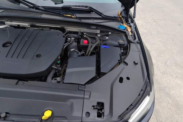 Used Volvo S90 2023 B5 Zhiyi Luxury Edition Engine Bay Left