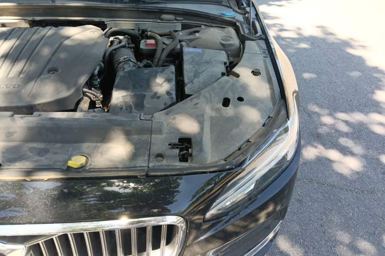 Used Volvo S90 2023 B5 Zhiyuan Luxury Edition Engine Bay Left