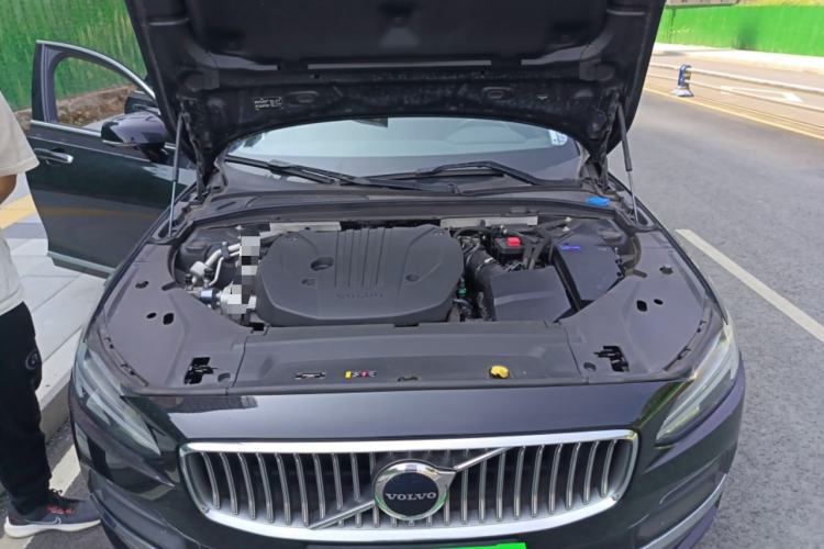 Used Volvo S90 2023 B5 Zhiyi Luxury Edition Engine Bay
