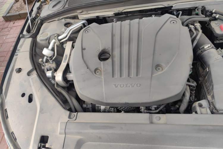 Used Volvo S90 2023 B5 Zhiyi Luxury Edition Engine Bay Right