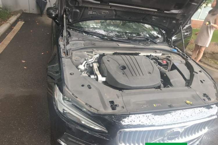 Used Volvo S90 2023 B5 Zhiyi Luxury Edition Engine Bay Right