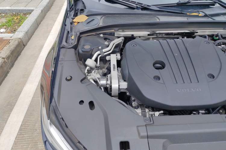 Used Volvo S90 2023 B5 Zhiyi Luxury Edition Engine Bay Right