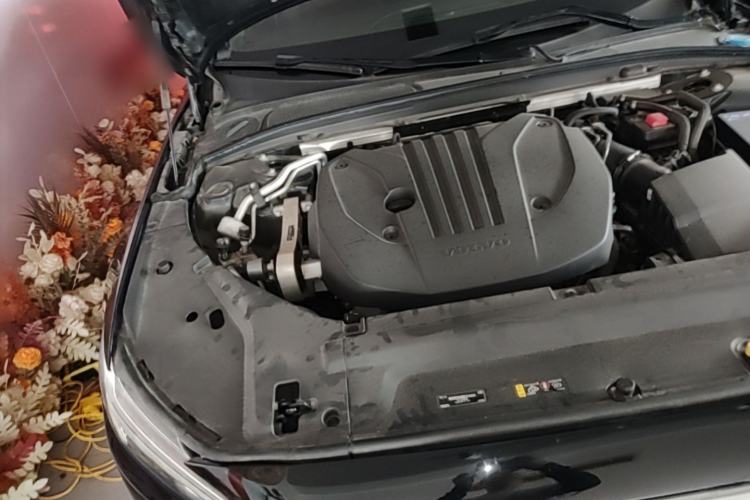 Used Volvo S90 2023 B5 Zhiyi Luxury Edition Engine Bay Right