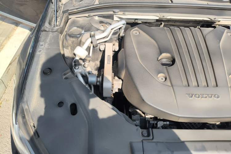 Used Volvo S90 2023 B5 Zhiyuan Luxury Edition Engine Bay Right