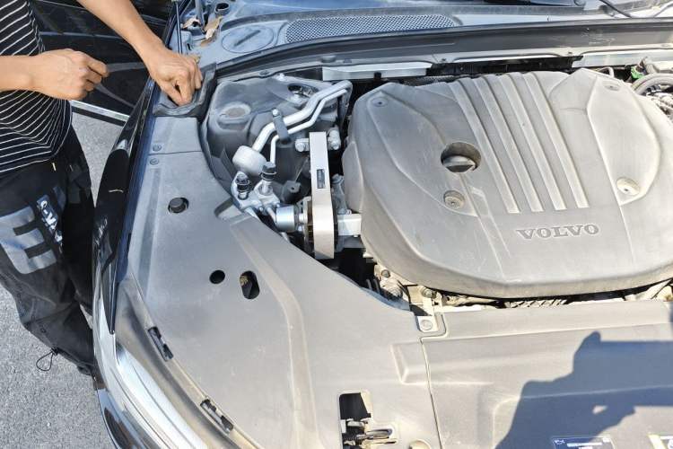 Used Volvo S90 2023 B5 Zhiyi Luxury Edition Engine Bay Right