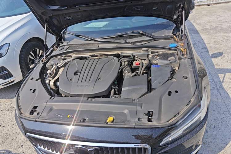 Used Volvo S90 2023 B5 Zhiyi Luxury Edition Engine Bay