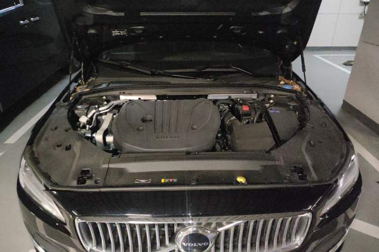 Used Volvo S90 2023 B5 Zhiyi Luxury Edition Engine Bay