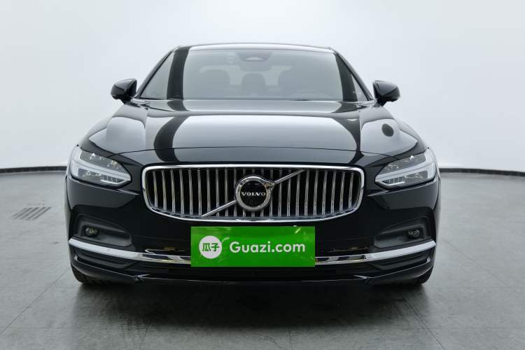 Used Volvo S90 2023 B5 Luxury Smart Edition Exterior 2
