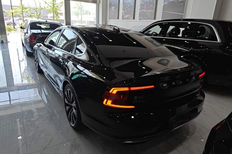 Used Volvo S90 2023 B5 Zhiyuan Luxury Edition Exterior 2