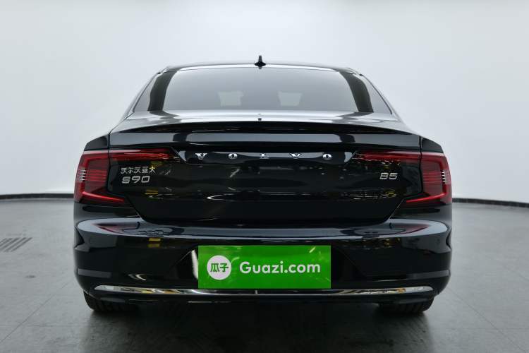 Used Volvo S90 2023 B5 Luxury Smart Edition Exterior 4