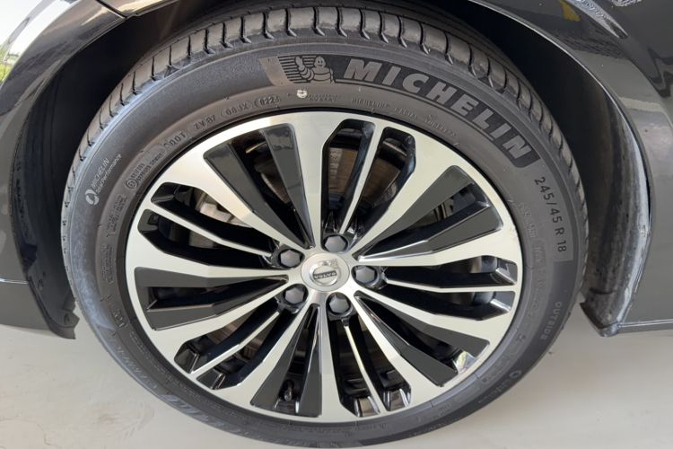 Used Volvo S90 2023 B5 Zhiyi Luxury Edition Exterior 4
