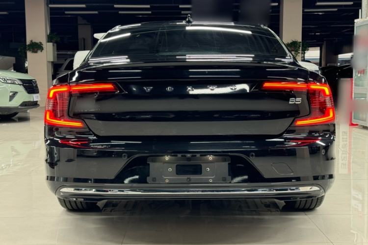 Used Volvo S90 2023 B5 Zhiyi Luxury Edition Exterior 4