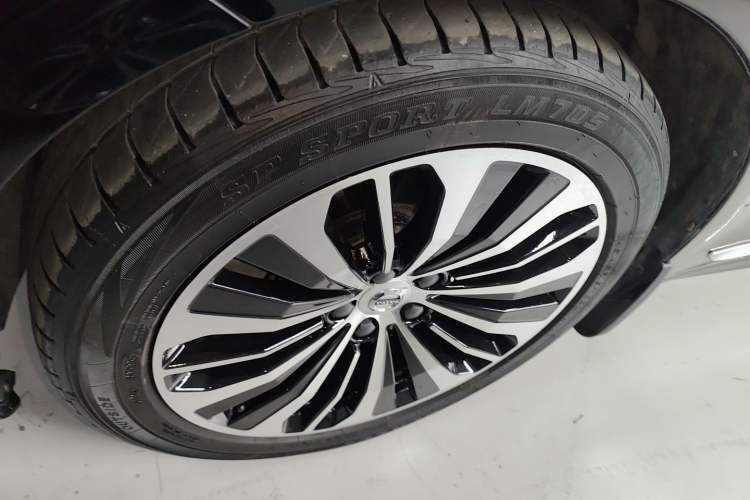 Used Volvo S90 2023 B5 Zhiyi Luxury Edition Exterior 4