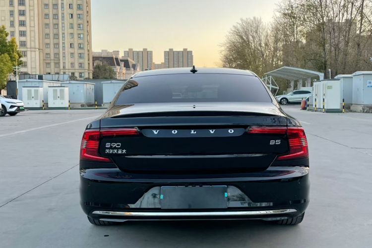 Used Volvo S90 2023 B5 Zhiyuan Luxury Edition Exterior 4