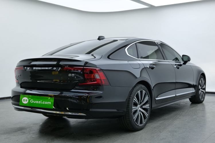 Used Volvo S90 2023 B5 Luxury Smart Edition Exterior 5