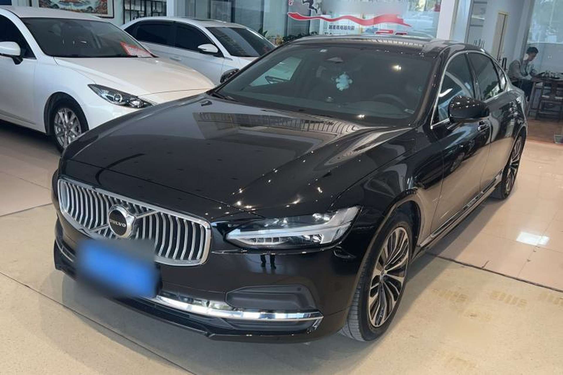 Used Volvo S90 2023 B5 Zhiyi Luxury Edition Front Left 45 Deg