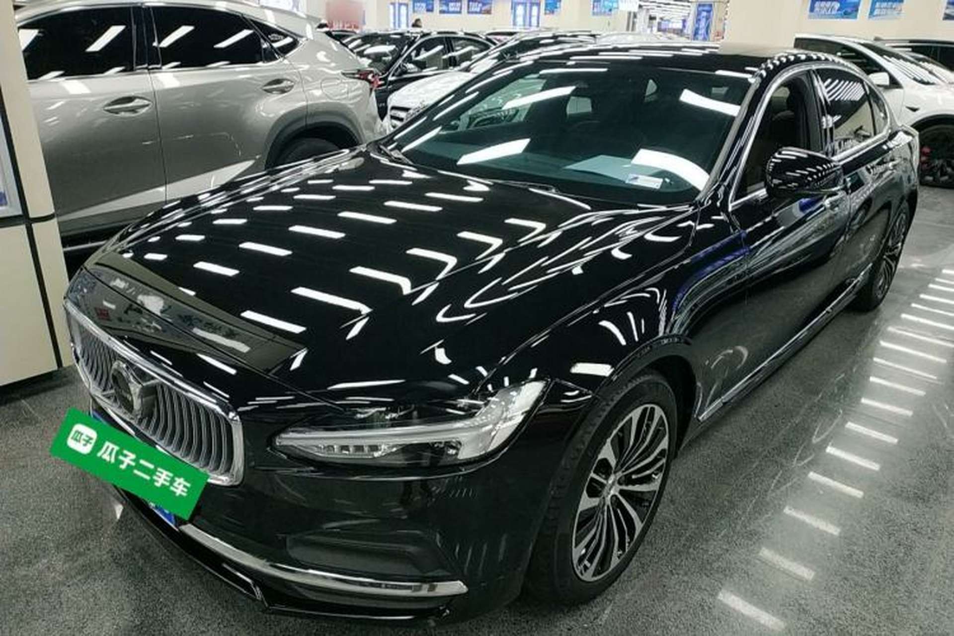 Used Volvo S90 2023 B5 Zhiyi Luxury Edition Front Left 45 Deg
