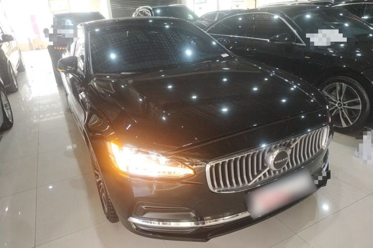 Used Volvo S90 2023 B5 Zhiyi Luxury Edition Front Right 45 Deg