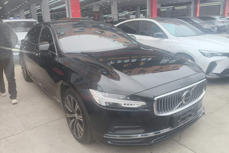 Used Volvo S90 2023 B5 Zhiyuan Luxury Edition Front Right 45 Deg